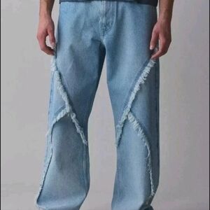 Urban Outfitters Men's Light Blue Distressed Jean
